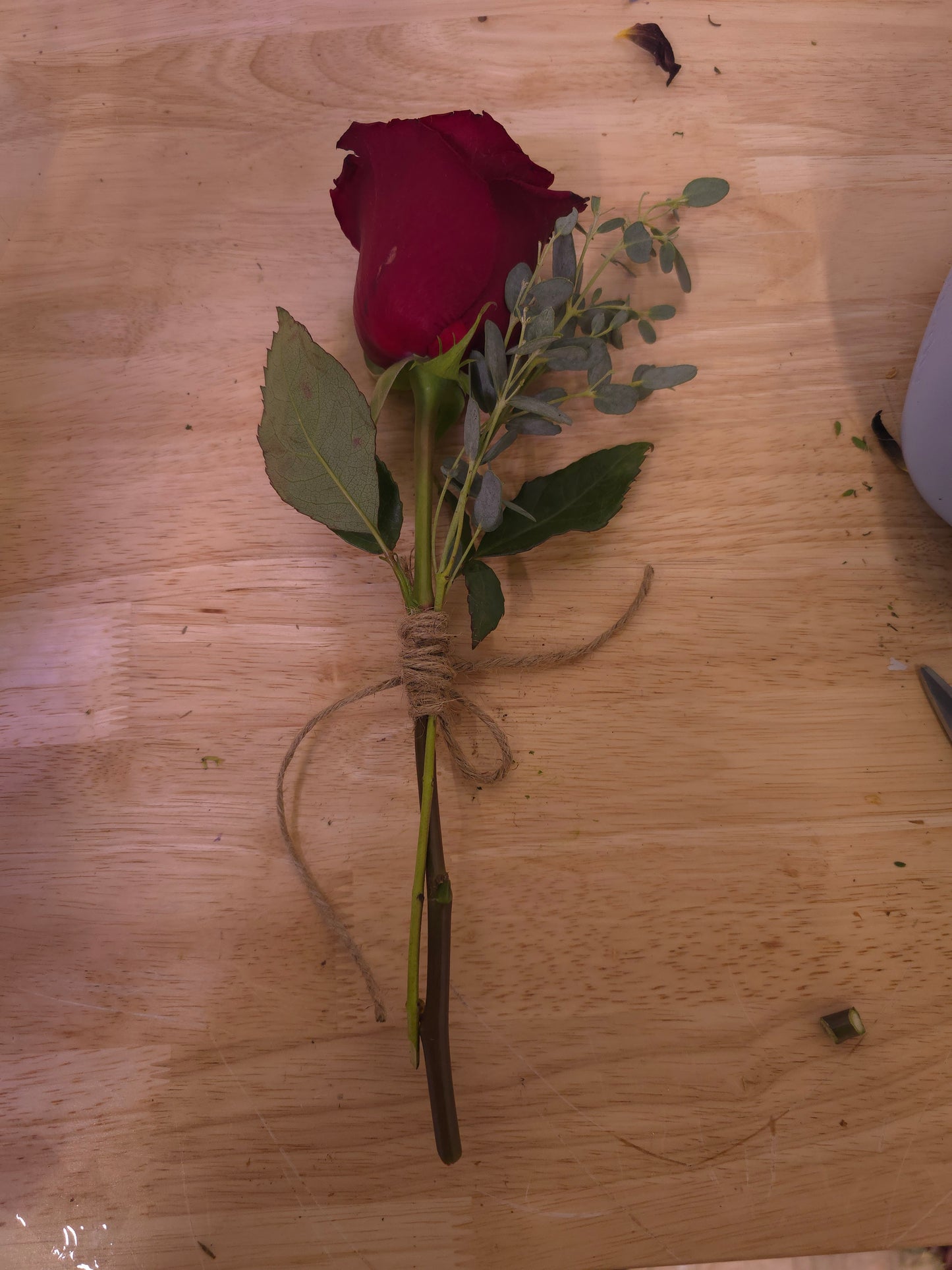 Single Rose w/twine