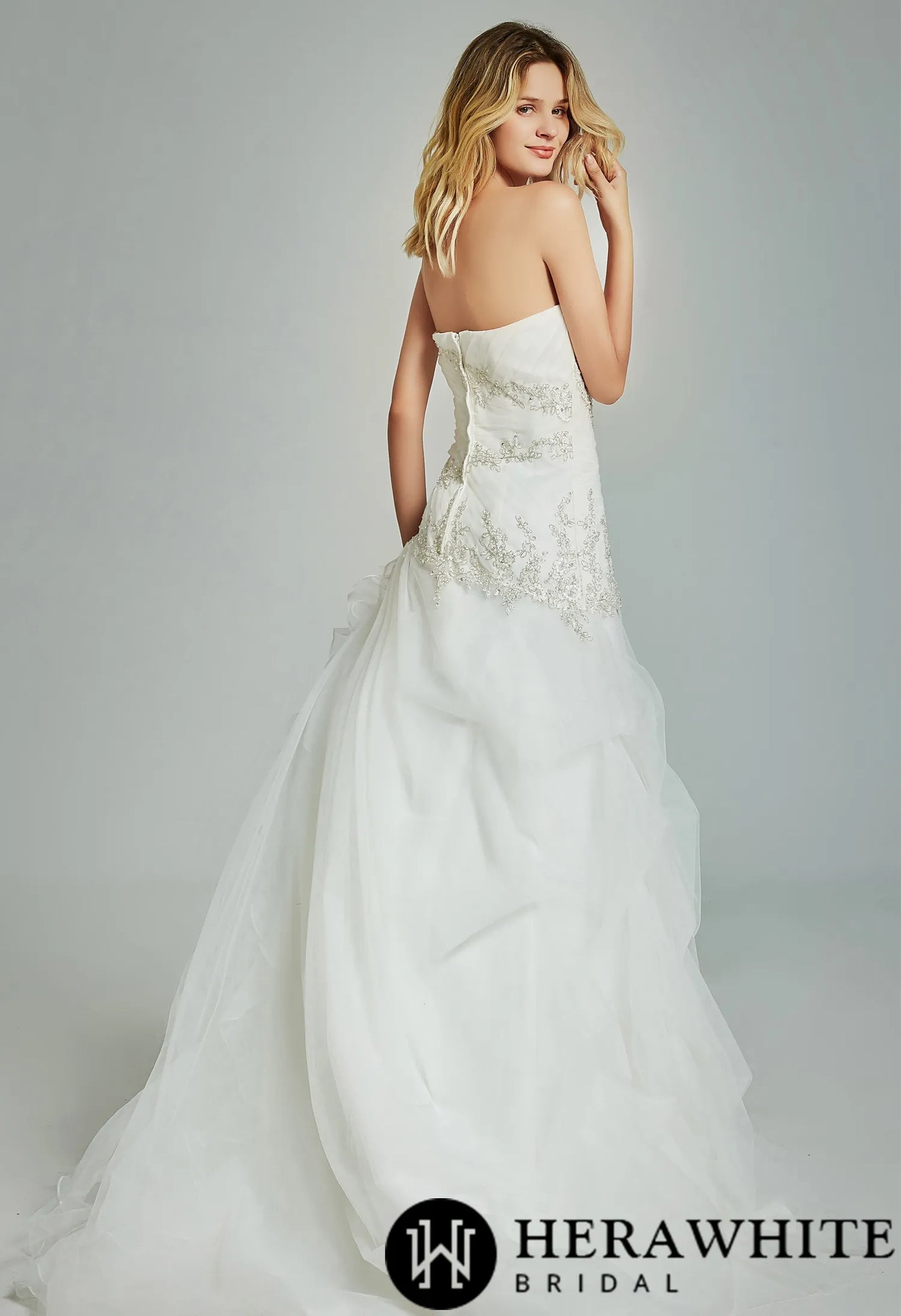 Strapless Pleating Wedding Dress With Ruffled Skirt