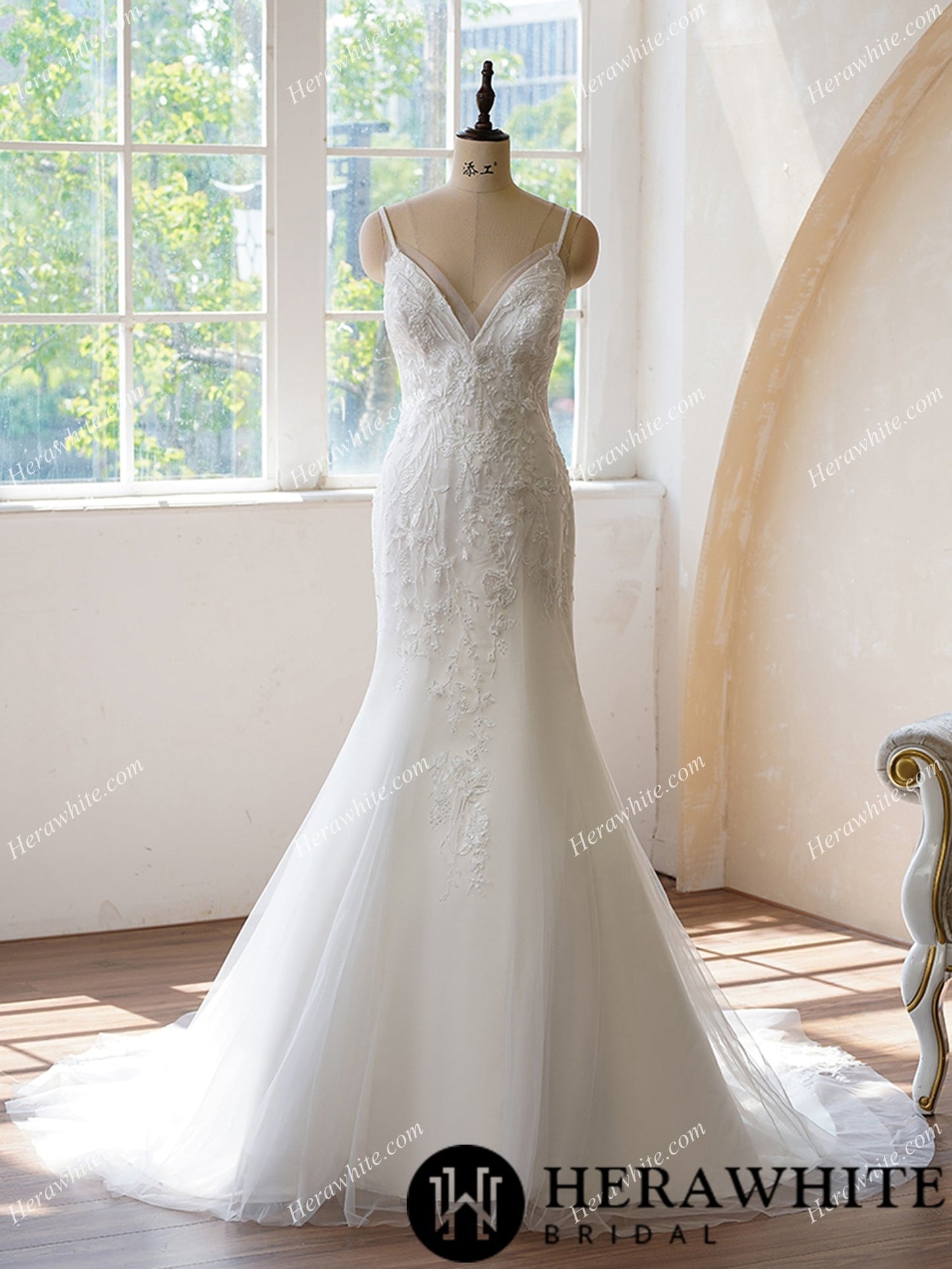 Spaghetti Strap Mermaid Trumpet Wedding Dress