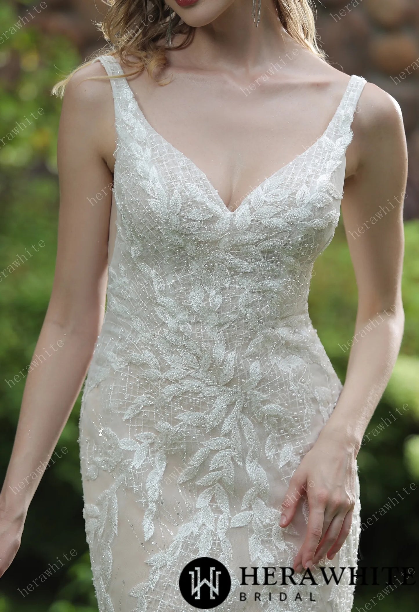 Stunning Mermaid Wedding Dress With Embroidered Appliqués