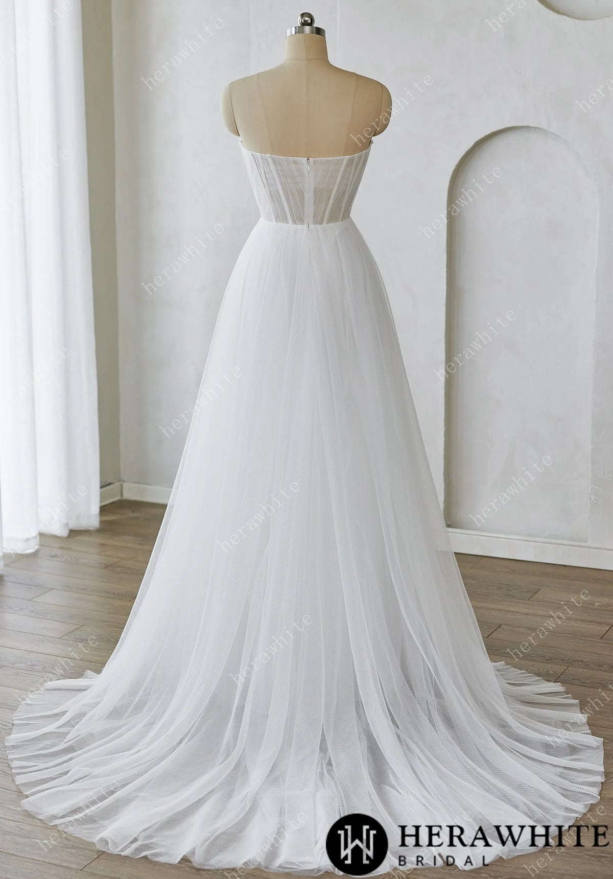 Minimalist Strapless Pleated Tulle Wedding Dress for Modern Brides — HW3634 — image 4
