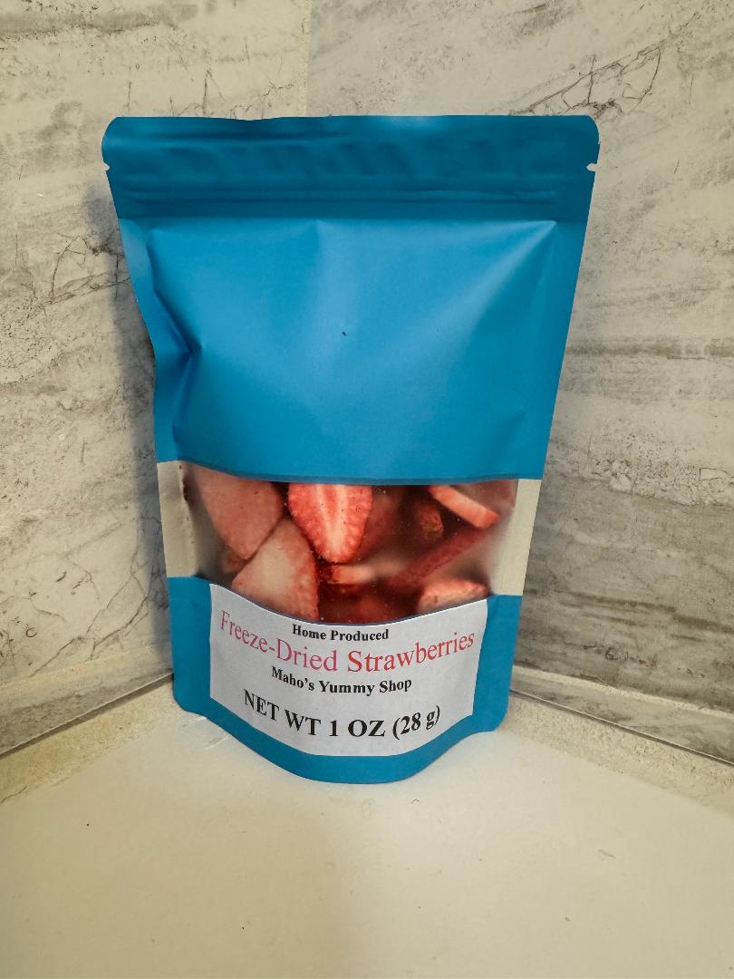 Maho's Yummy Shop Freeze-Dried Strawberries, 1 ounces