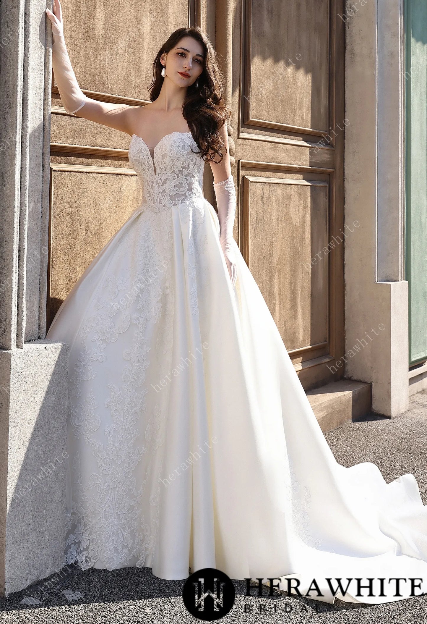 Strapless Sweetheart Bridal Gown With Luxurious Satin Wedding Dress HW3821