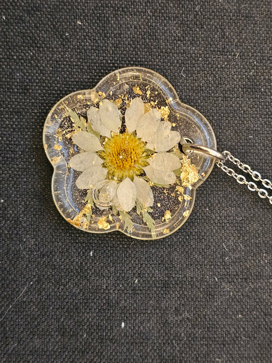 Resin LG charm necklace