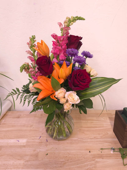 Mixed flowers w/Lilies & Roses