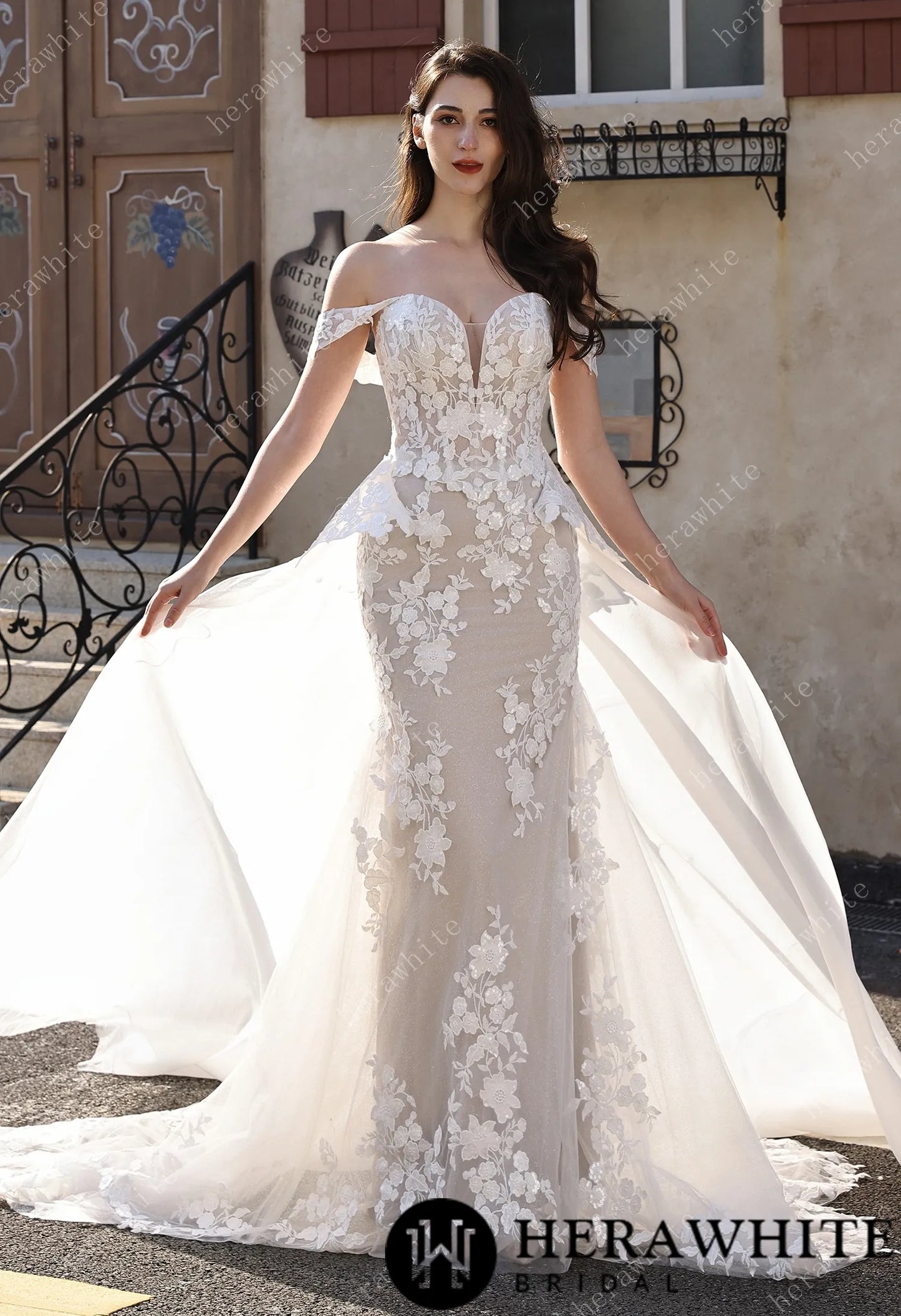Sweetheart Neckline Floral Lace Mermaid Wedding Dress With Scarf & Optional Overskirt HW3801