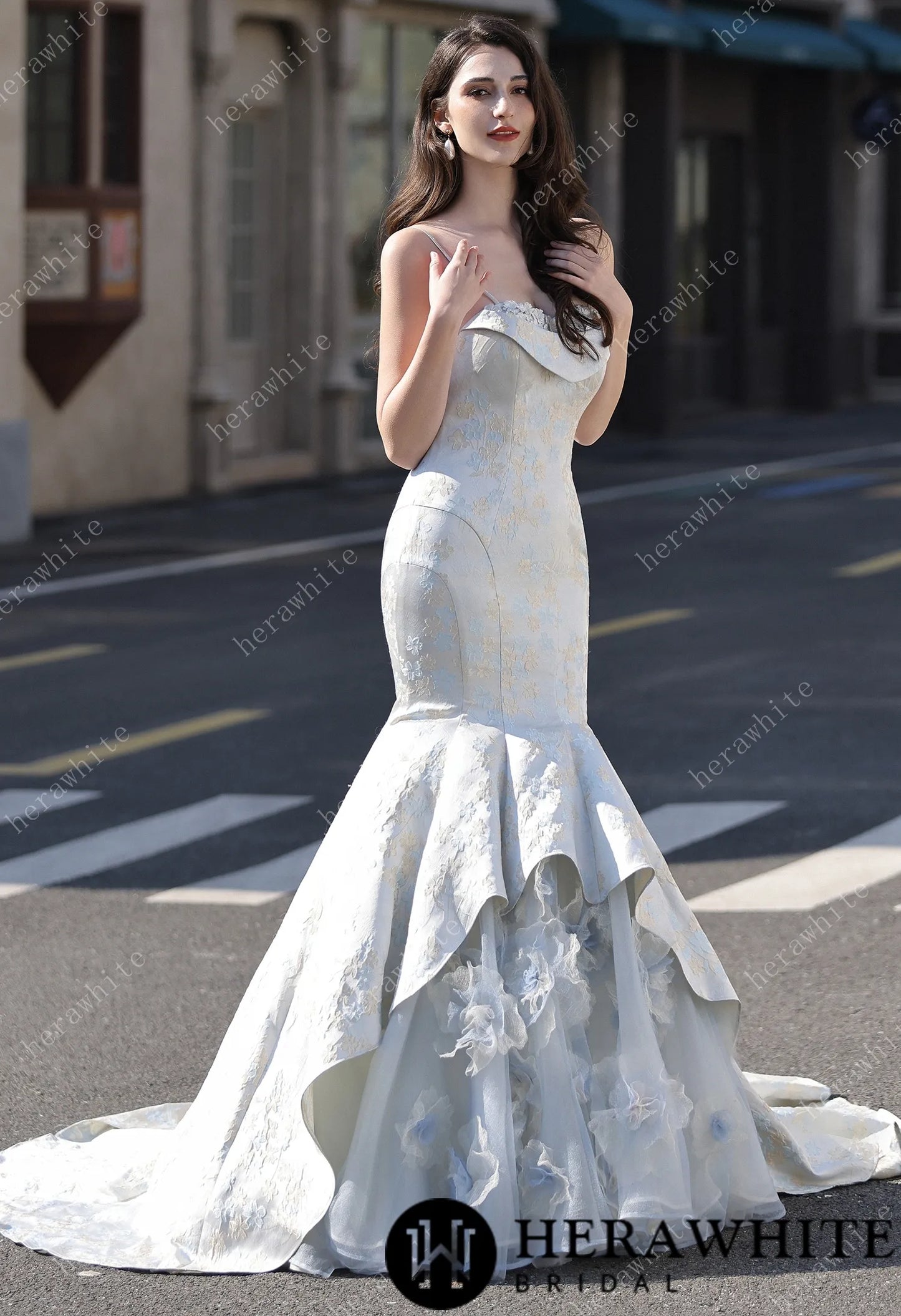 Jacquard Mermaid Bridal Gown with Exquisite Handmade Flowers HW3808