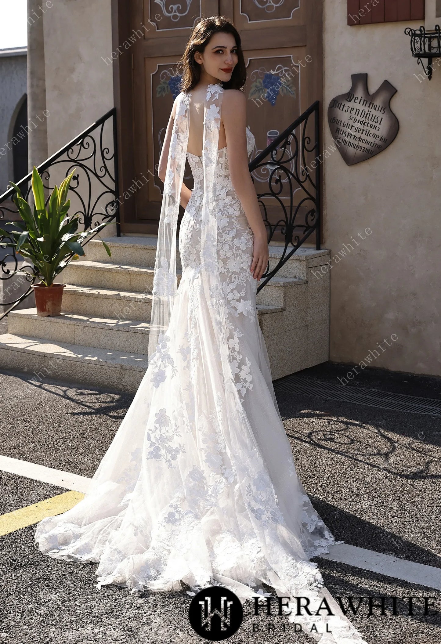 Sweetheart Neckline Floral Lace Mermaid Wedding Dress With Scarf & Optional Overskirt HW3801