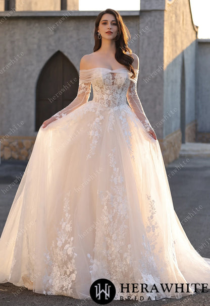 Timeless Romantic Wedding Dress With Detachable Long Sleeves HW3811