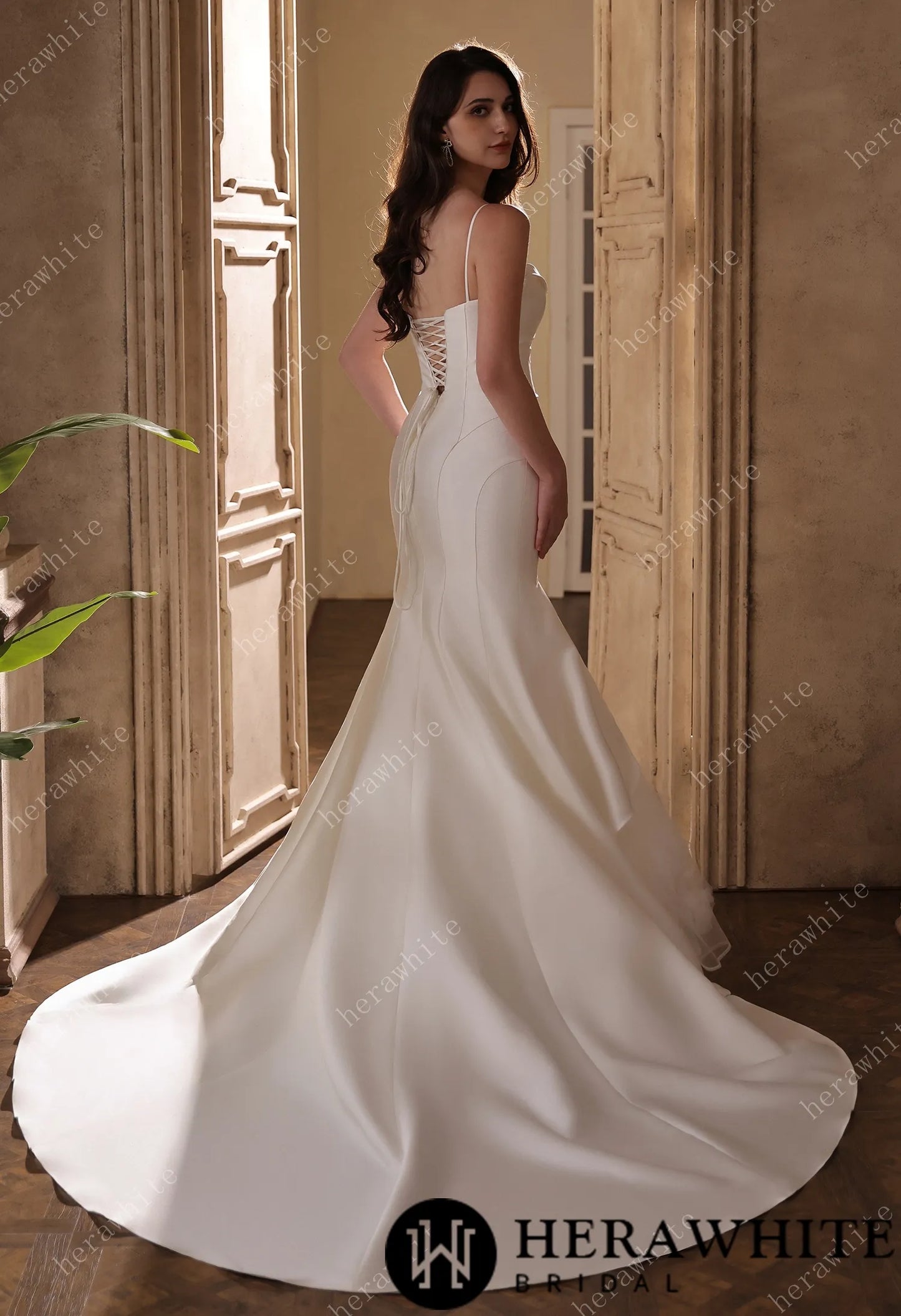 Jacquard Mermaid Bridal Gown with Exquisite Handmade Flowers HW3808