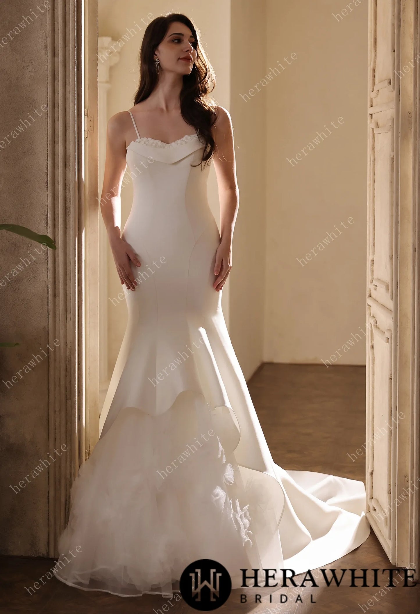 Jacquard Mermaid Bridal Gown with Exquisite Handmade Flowers HW3808