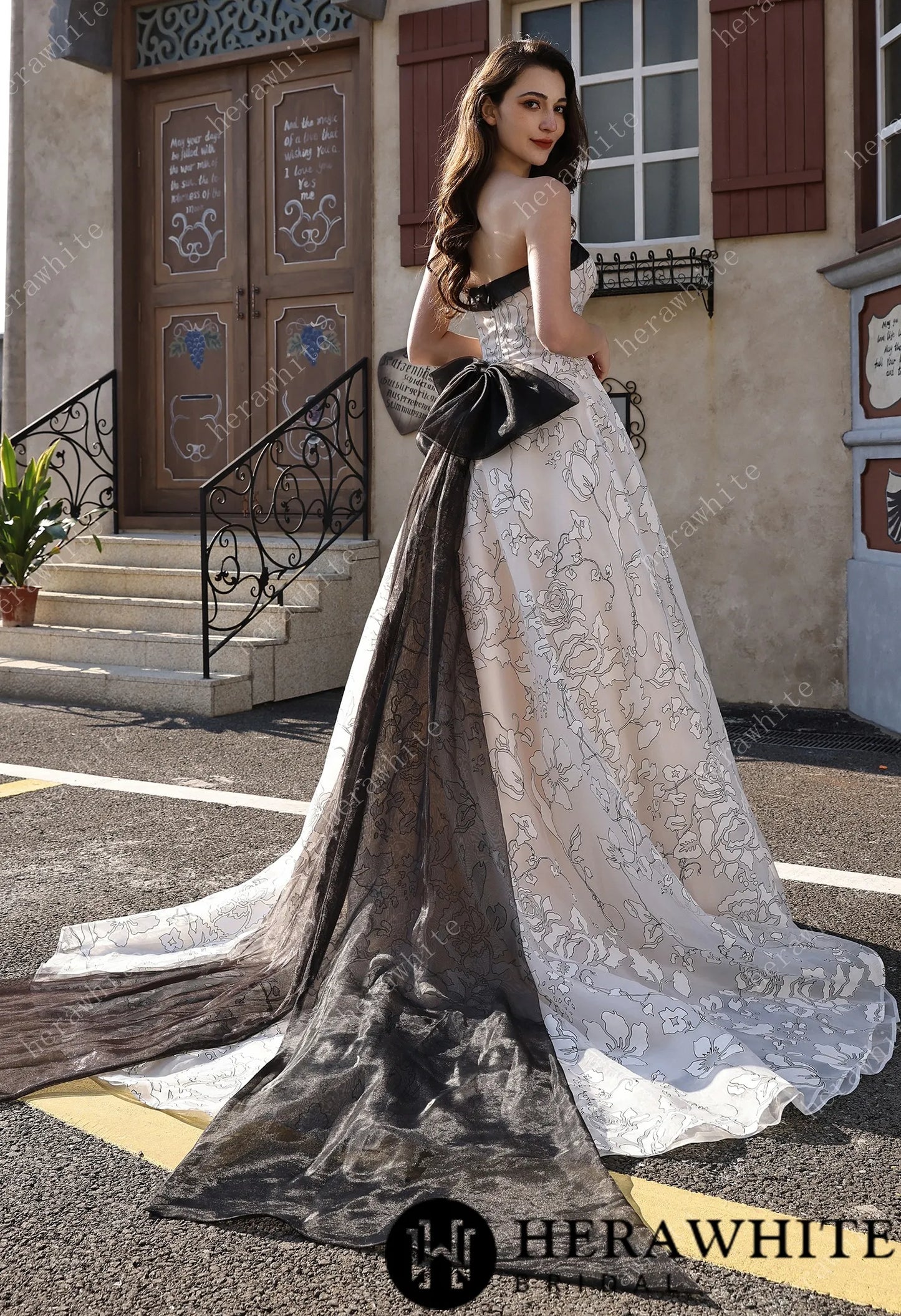 Strapless Black & Ivory Line-Art Floral Organza Bridal Gown With Back Detachable Bow HW3820