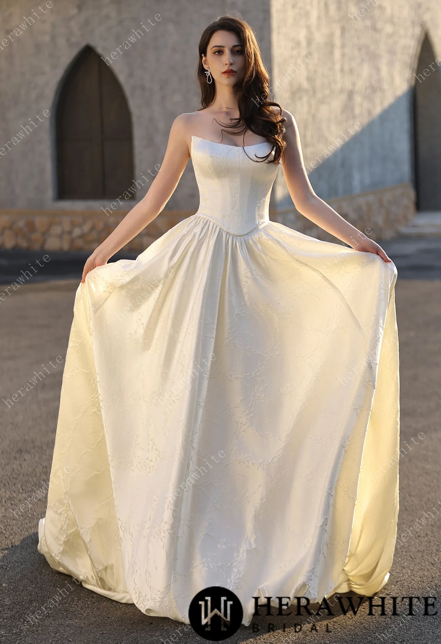 Jacquard Satin Wedding  Ball Gown Dresses With Dramatic Train HW3816B