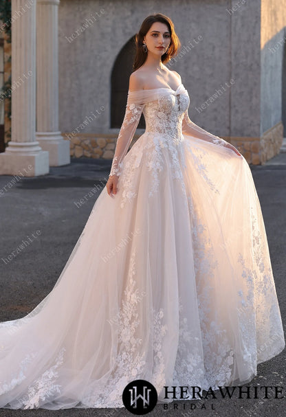 Timeless Romantic Wedding Dress With Detachable Long Sleeves HW3811