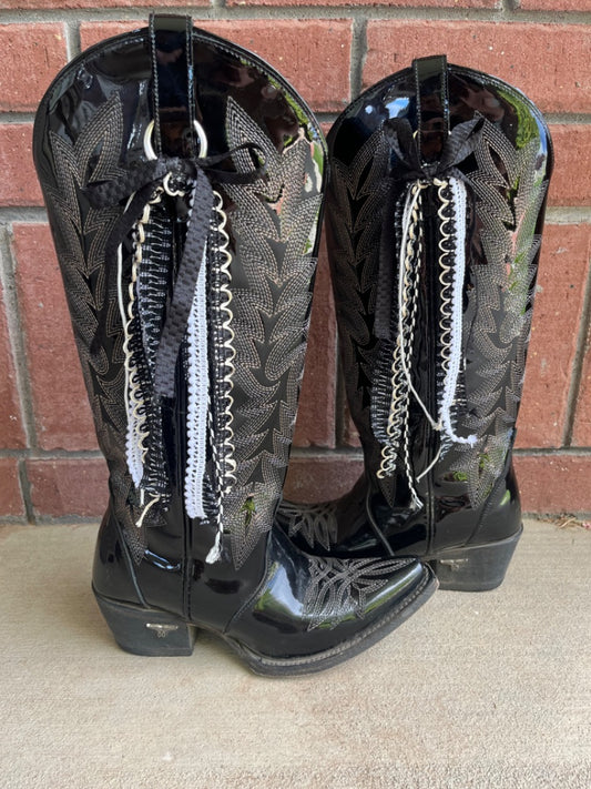 Black and white boot bow charms