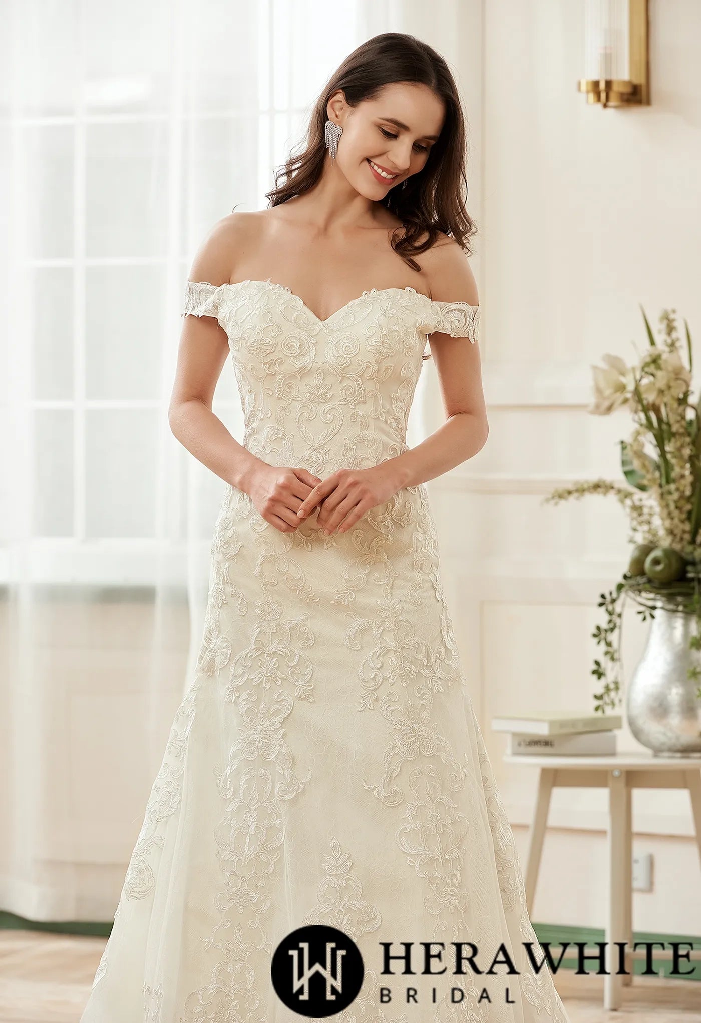 Sweetheart Neckline Chapel Train With Embroidery Lace Bridal Gown