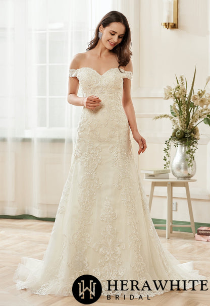 Sweetheart Neckline Chapel Train With Embroidery Lace Bridal Gown