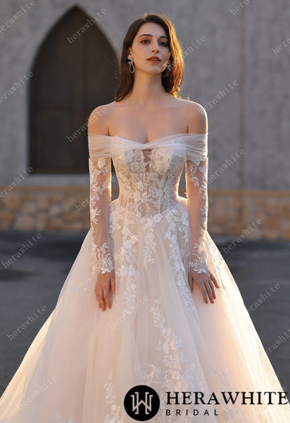 Timeless Romantic Wedding Dress With Detachable Long Sleeves HW3811