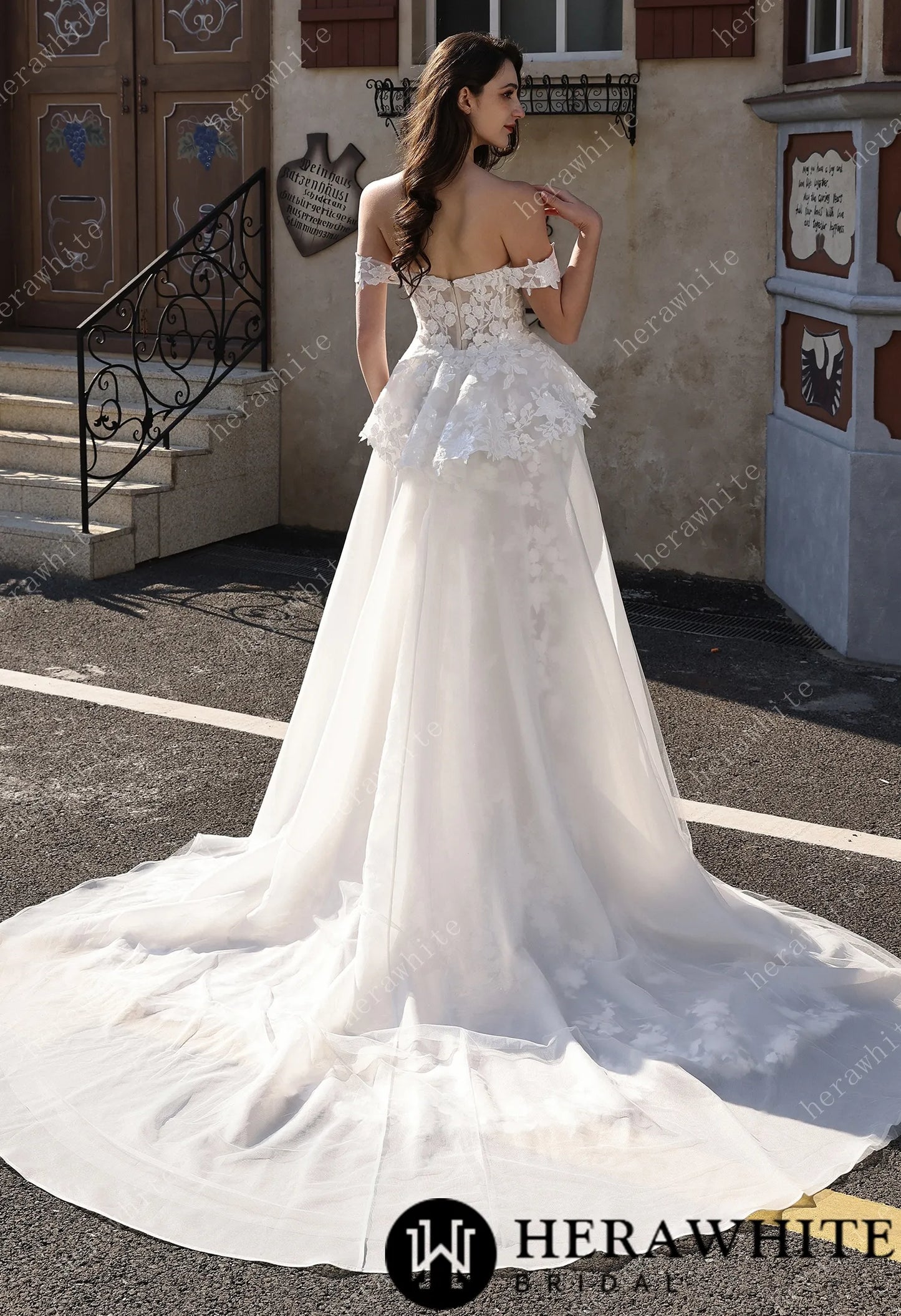 Sweetheart Neckline Floral Lace Mermaid Wedding Dress With Scarf & Optional Overskirt HW3801