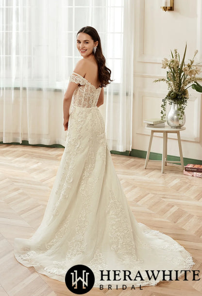Sweetheart Neckline Chapel Train With Embroidery Lace Bridal Gown