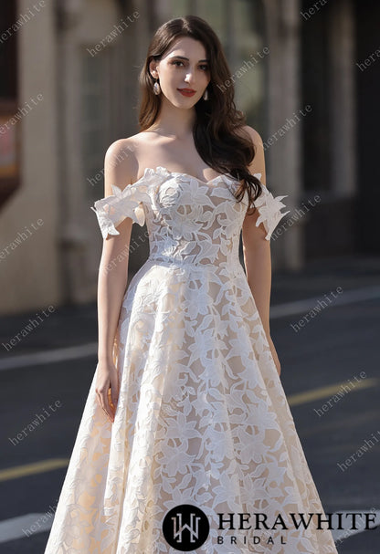 Romantic Off-the-Shoulder  Princess Dress In Floral Lace HW3824