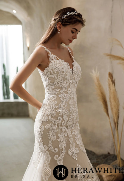 Vintage Lace Fit and Flare Court Train Wedding Dress — HW2530 — image 3
