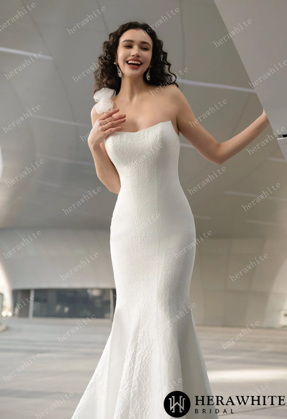 Exquisite Mermaid Wedding Gown With Chic Detachable Bow — HW3600 — image 1