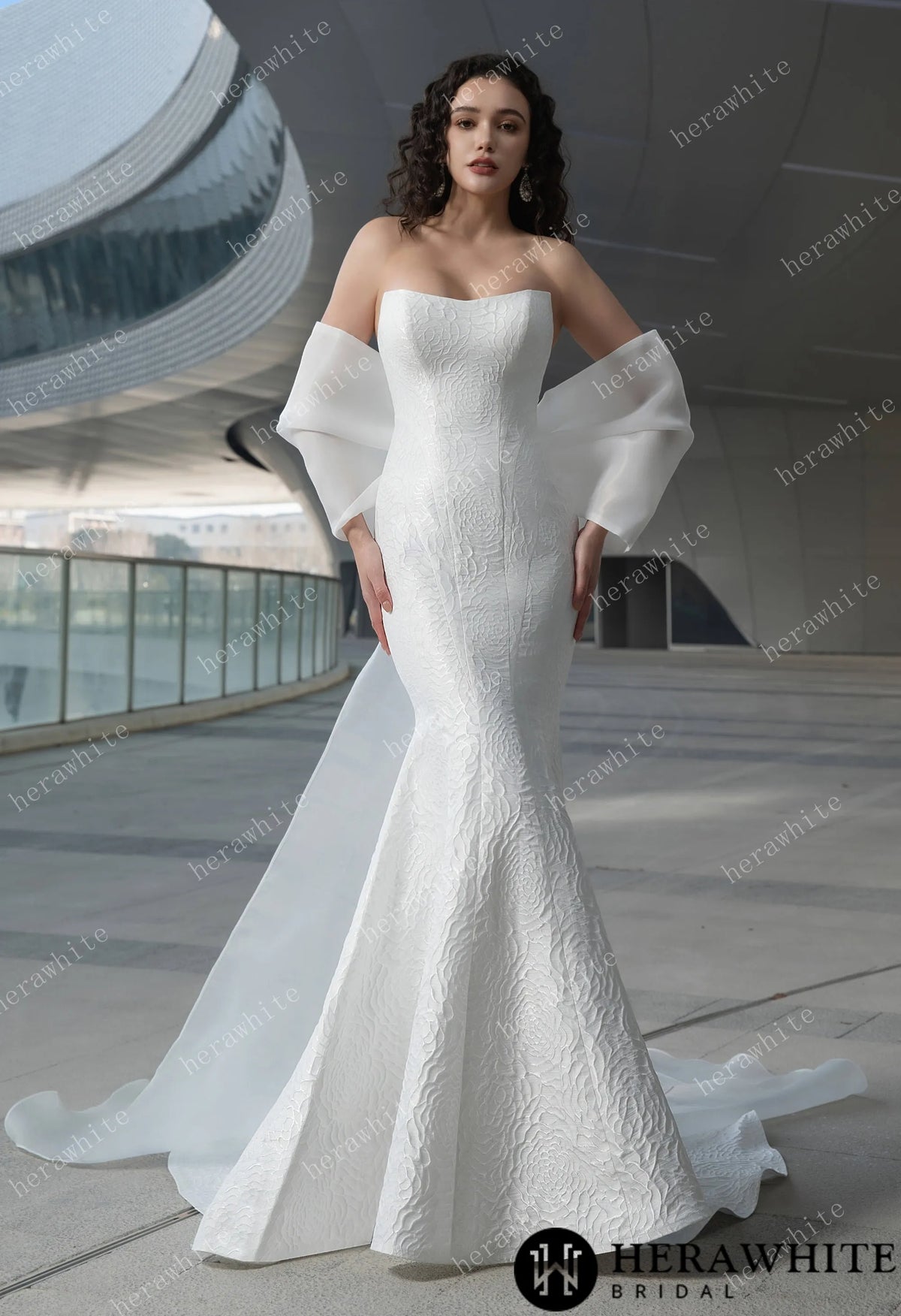 Exquisite Mermaid Wedding Gown With Chic Detachable Bow — HW3600 — image 2