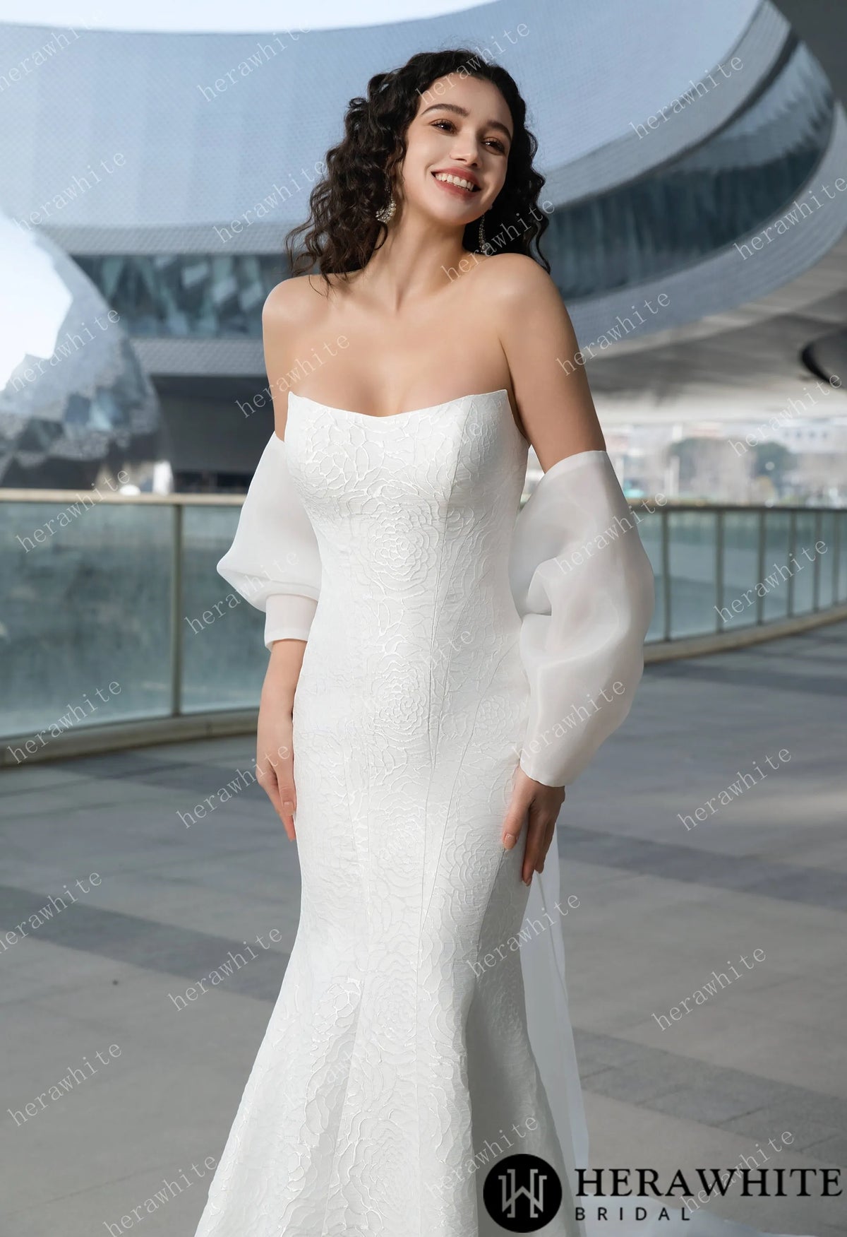 Exquisite Mermaid Wedding Gown With Chic Detachable Bow — HW3600 — image 4