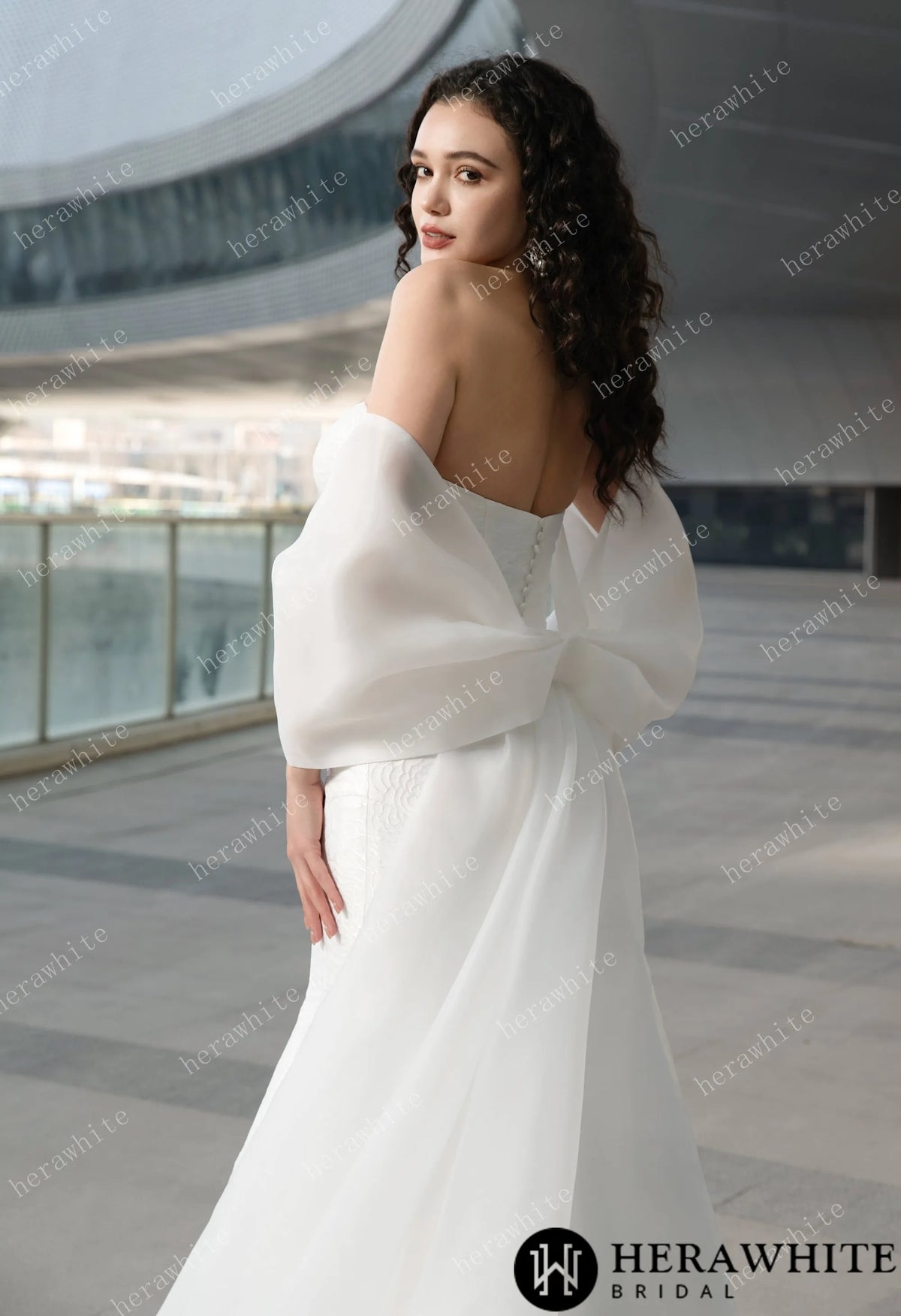 Exquisite Mermaid Wedding Gown With Chic Detachable Bow — HW3600 — image 6