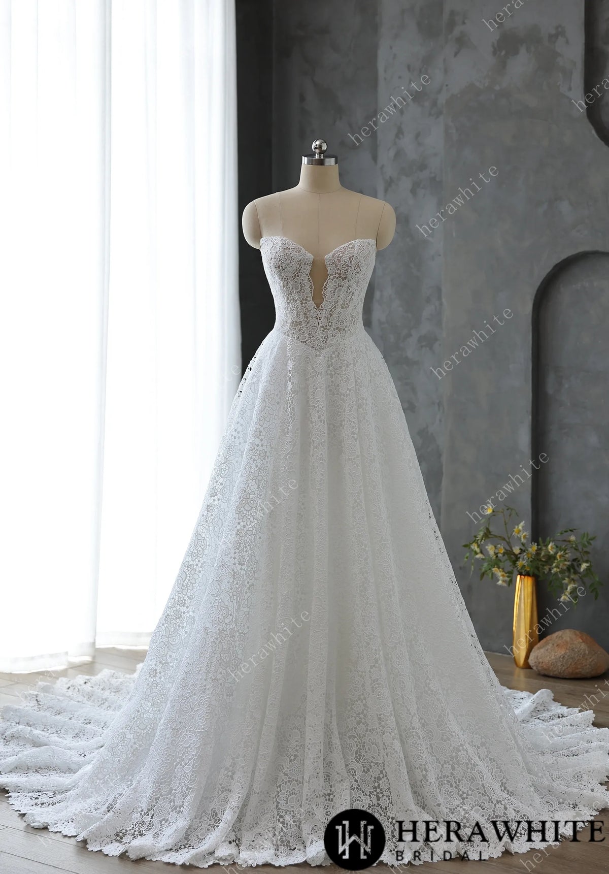 Sweetheart Neckline Keyhole Lace Ball Gown Wedding Dress — HW3616 — image 2