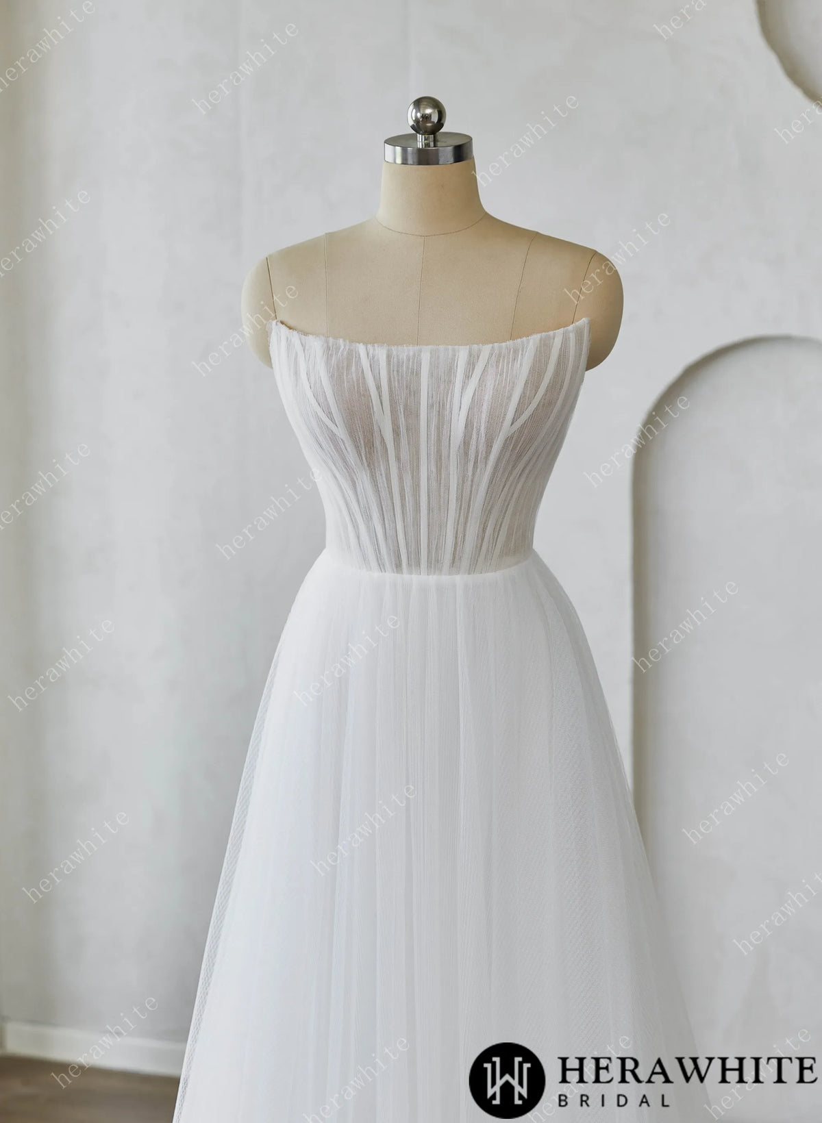 Minimalist Strapless Pleated Tulle Wedding Dress for Modern Brides — HW3634 — image 2