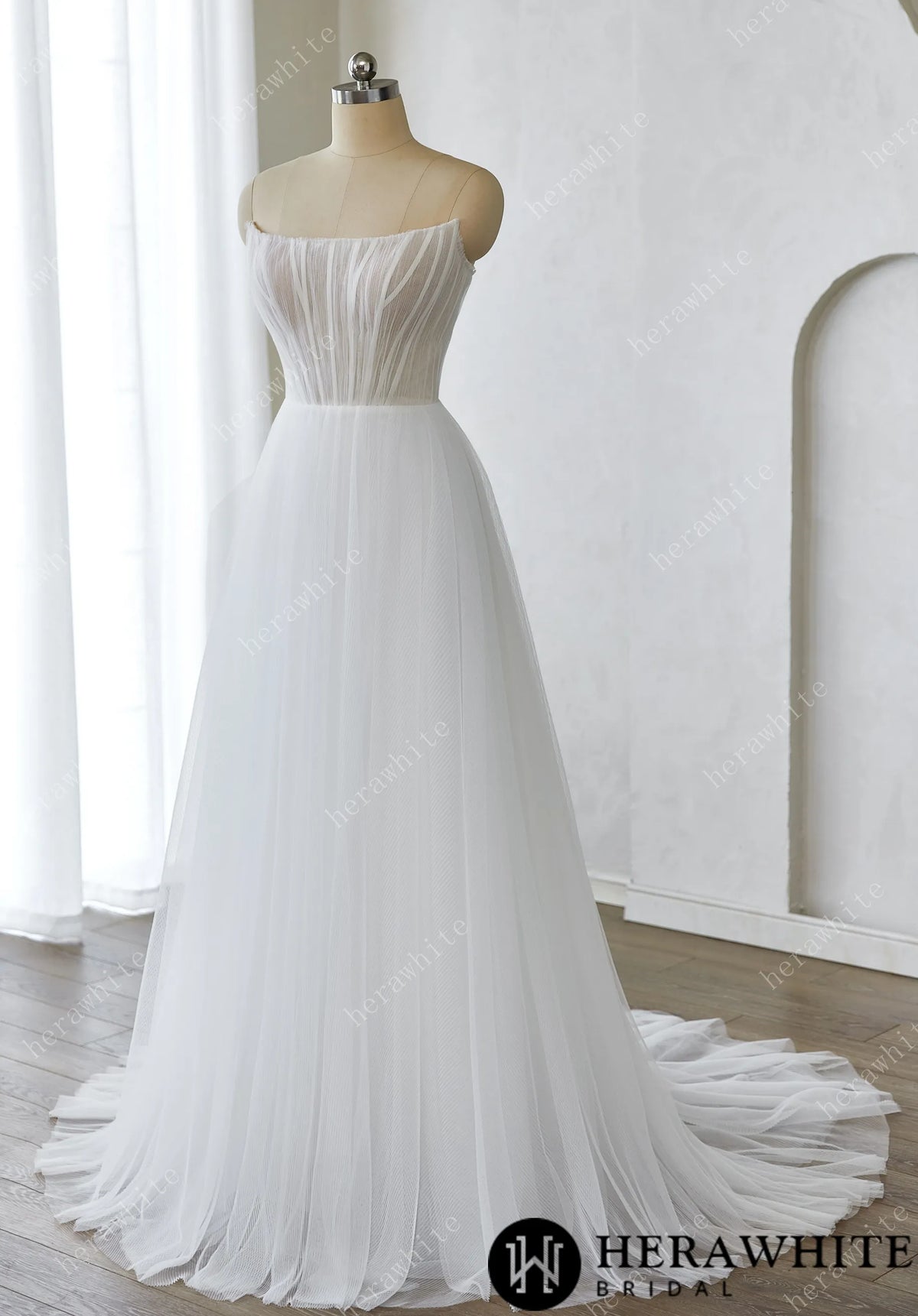 Minimalist Strapless Pleated Tulle Wedding Dress for Modern Brides — HW3634 — image 3