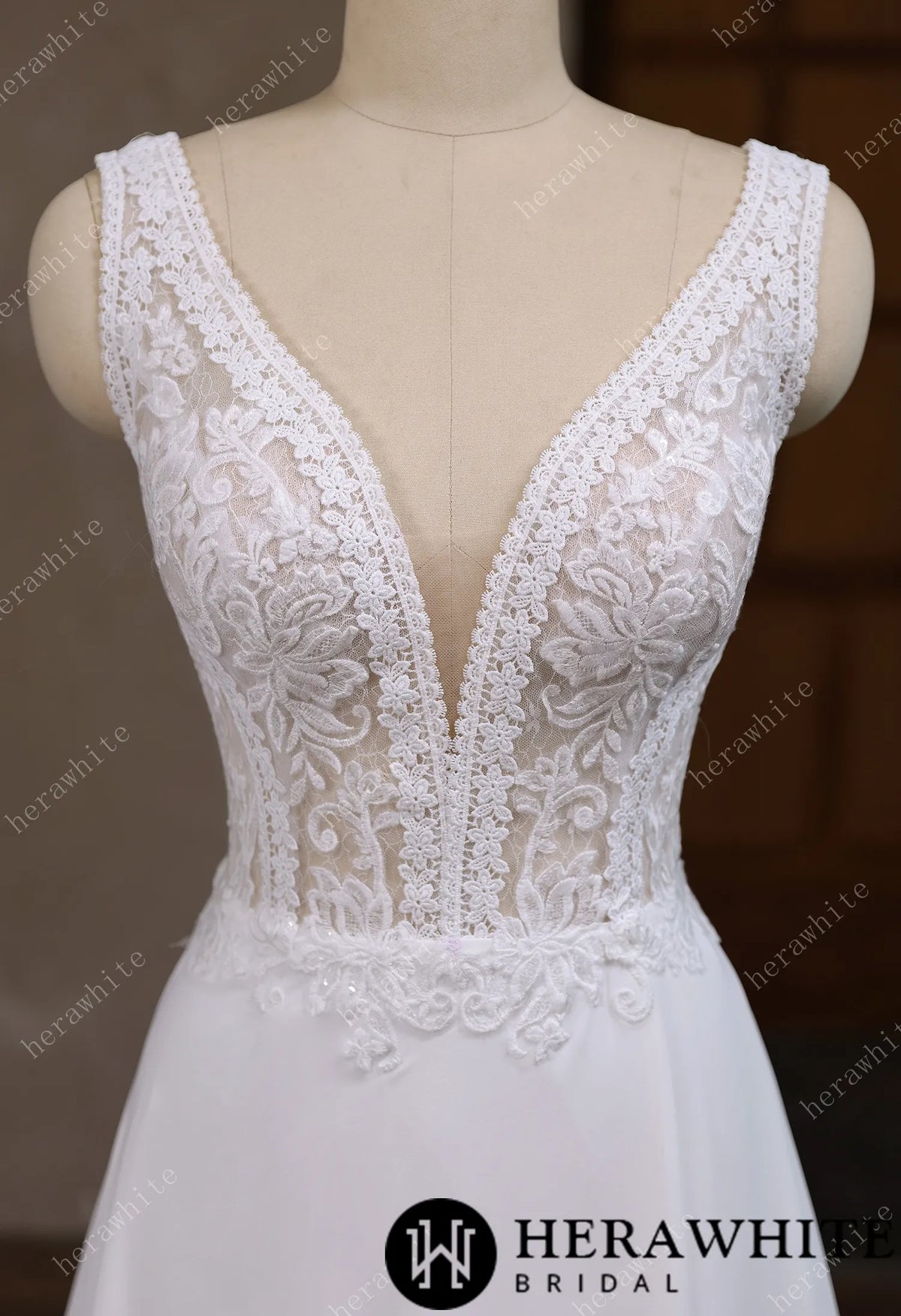 Deep V-neck and sleeveless design with symmetrical lace wedding gown — HW3641 — image 4