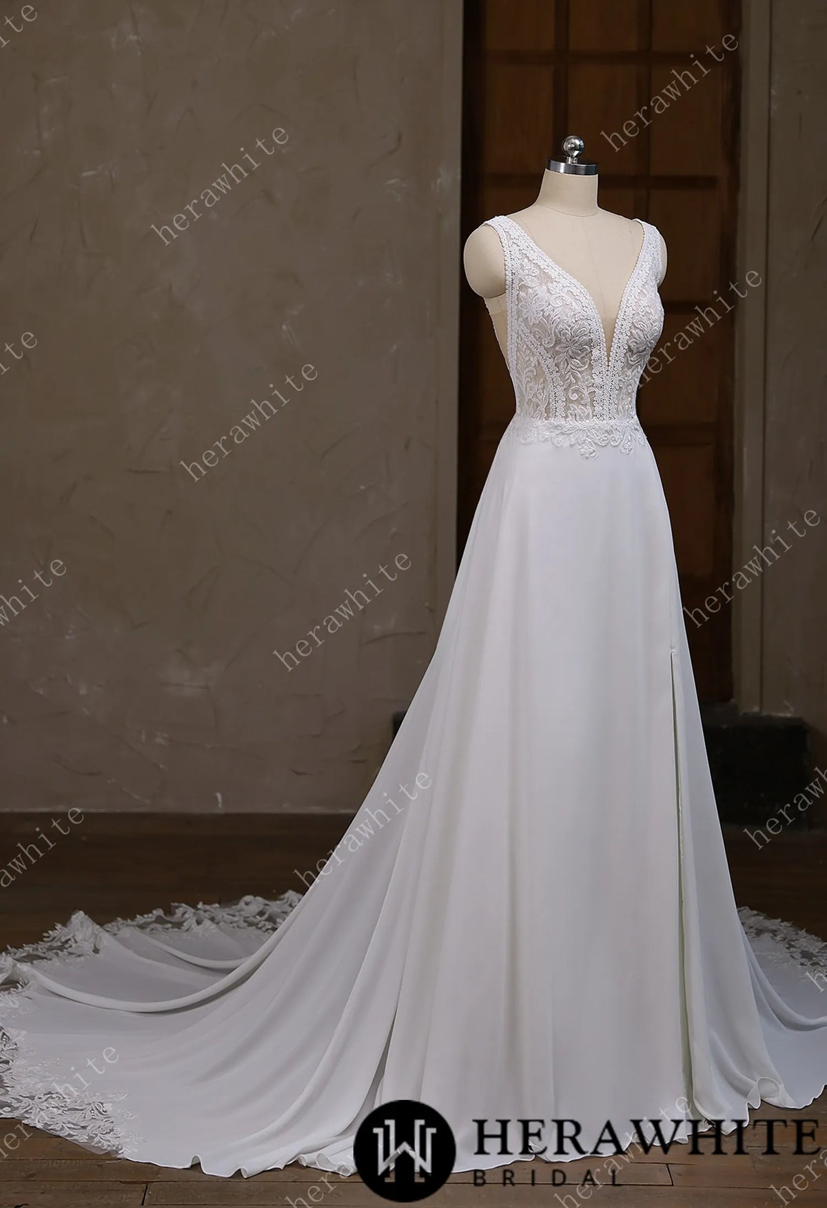 Deep V-neck and sleeveless design with symmetrical lace wedding gown — HW3641 — image 6