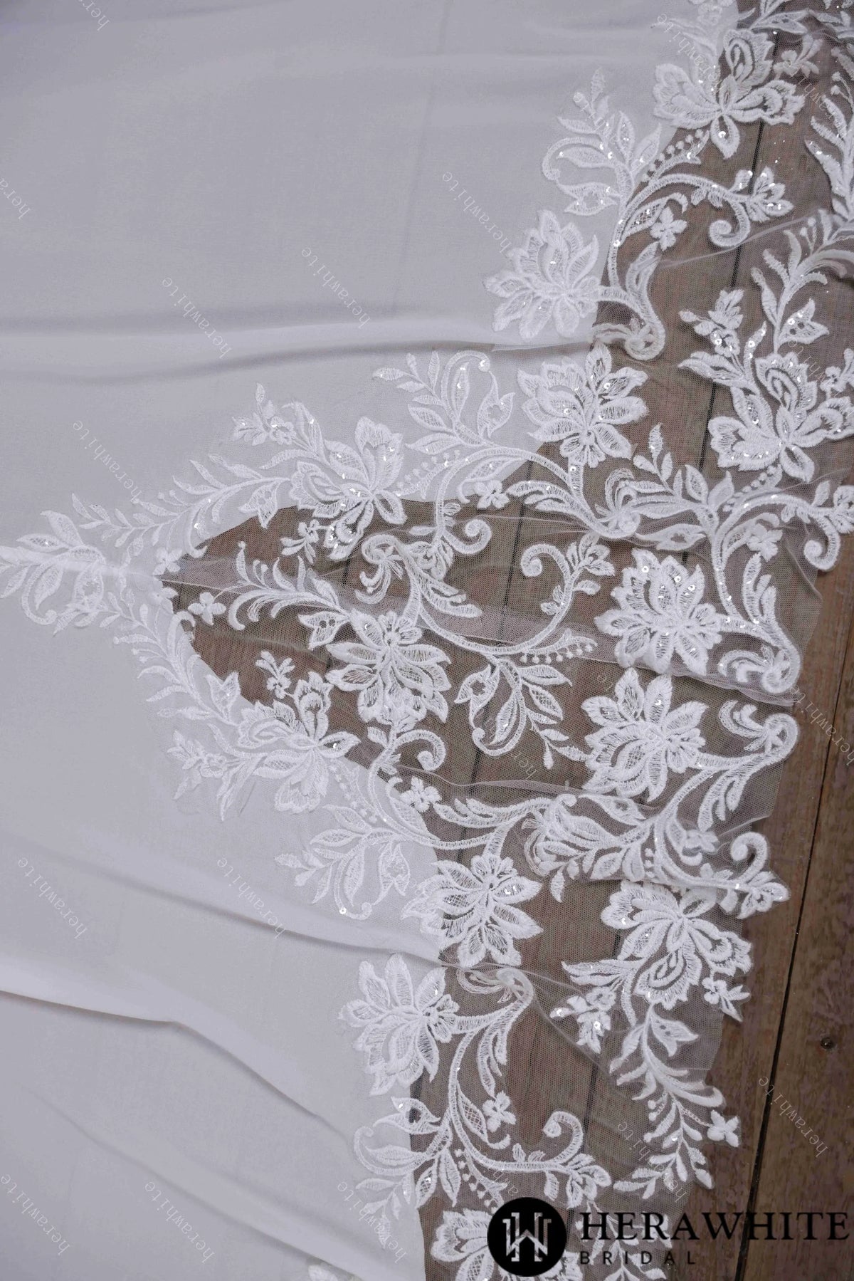 Deep V-neck and sleeveless design with symmetrical lace wedding gown — HW3641 — image 7