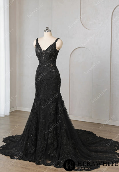 Sleek Trumpet Silhouette Tulle Bridal Gown with Dramatic Cathedral Train — HW3692 — image 4