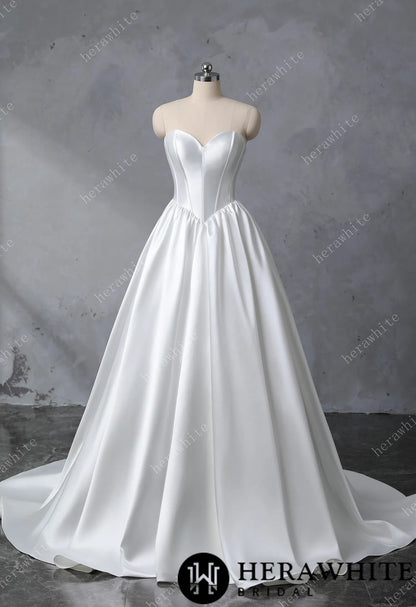 Strapless Sweetheart Neckline Wedding Dress with Chain jewelry — HW3767 — image 1