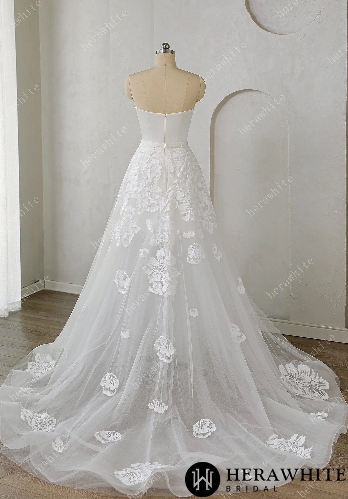 Modern Sweetheart Mini Wedding Dress with Overskirt for Two Looks in One — HW3775 — image 5