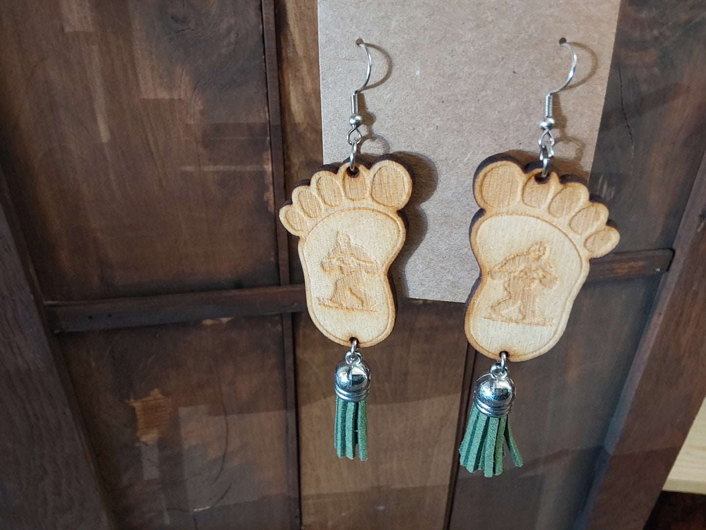 BIGFOOT EARRINGS WITH TASSLE